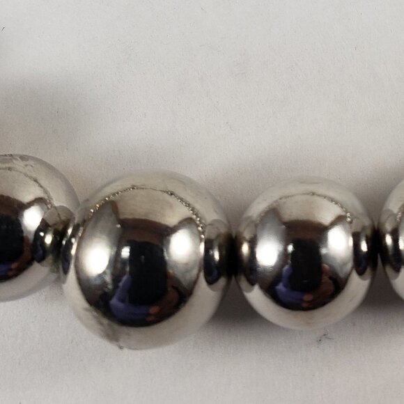 Silver-Tone Sparkling Beaded Necklace & Drop Dangle Earrings Women's Jewelry Set - Picture 8 of 9